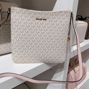 Michael Kors Jet Set travel messenger bag